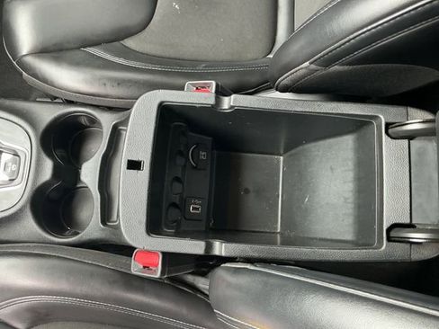 Used 2020 Jeep Cherokee Latitude Plus AWD/4WD image 27