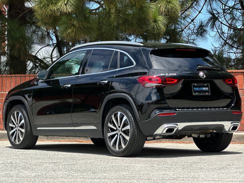 Certified 2023 Mercedes-Benz GLA 250 w/ Premium Package image 6
