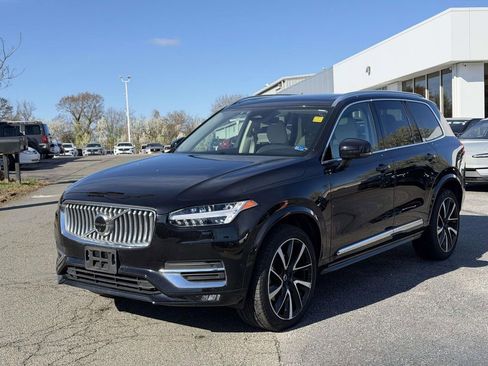 Used 2023 Volvo XC90 B6 Plus w/ Protection Package image 23