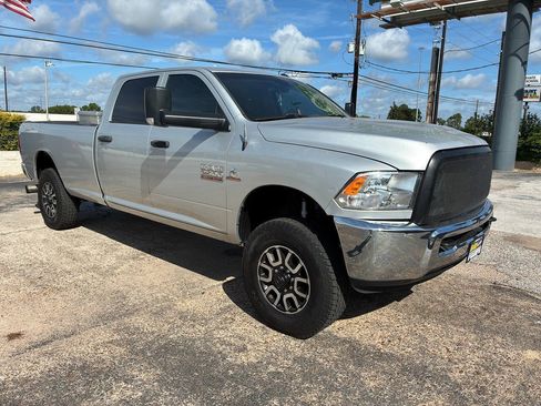 Used 2018 RAM 2500 Tradesman w/ Chrome Appearance Group AWD/4WD image 8