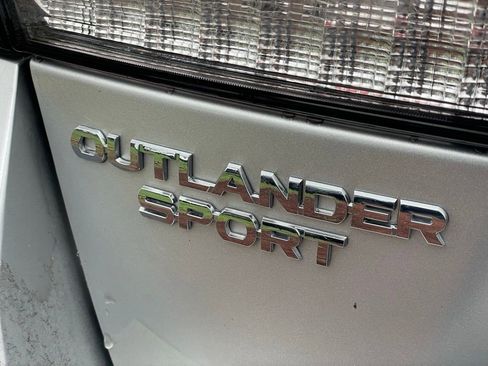 Used 2025 Mitsubishi Outlander Sport SE AWD/4WD image 27