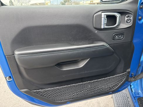 Used 2024 Jeep Wrangler Unlimited Rubicon 4xe image 15