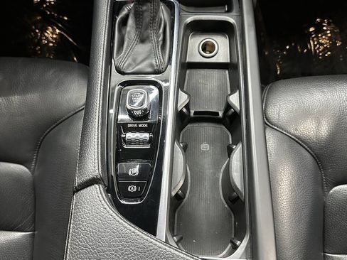 Used 2018 Volvo S90 T5 Momentum w/ Convenience Package image 27