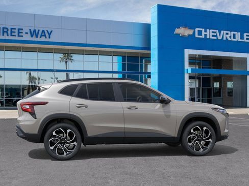 New 2026 Chevrolet Trax RS w/ Sunroof Package image 5