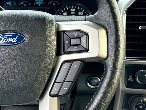 Used 2019 Ford F150 Lariat image 25