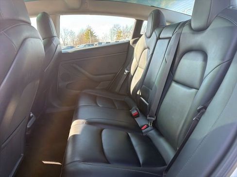 Used 2023 Tesla Model 3 Standard Range image 12
