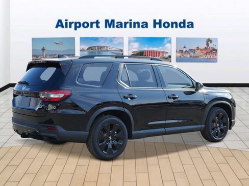 New 2026 Honda Pilot Black Edition image 5