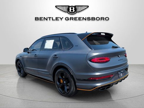 Used 2025 Bentley Bentayga AWD/4WD image 3