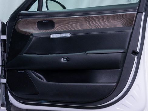 Used 2023 Genesis G90 3.5T AWD/4WD image 9
