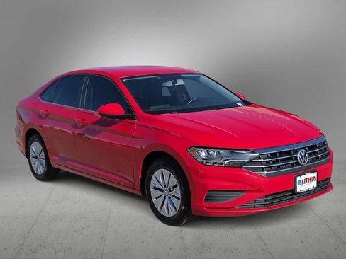 Used 2019 Volkswagen Jetta S w/ Driver Assistance Package FWD image 2