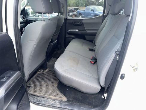 Used 2020 Toyota Tacoma SR5 AWD/4WD image 5