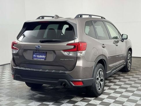 Used 2023 Subaru Forester Premium AWD/4WD image 10