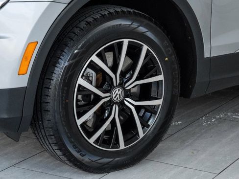Used 2021 Volkswagen Tiguan SE R-Line image 58