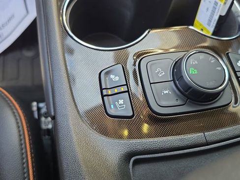 Certified 2023 GMC Acadia AT4 w/ Technology Package AWD/4WD image 23