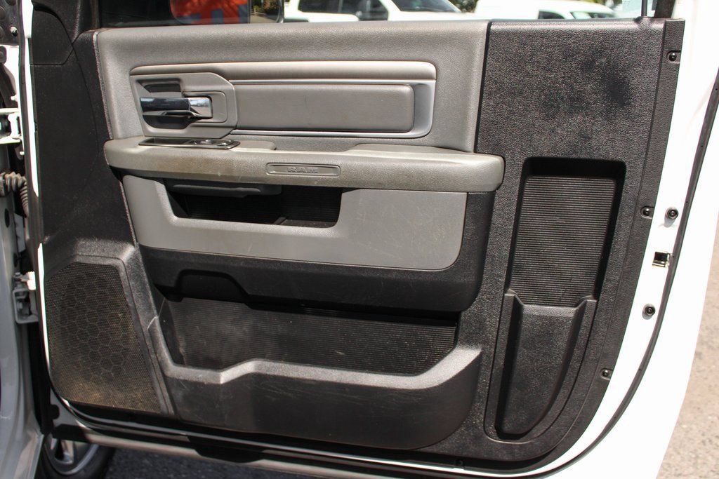 Used 2014 RAM 3500 Tradesman w/ Power & Remote Entry Group RWD image 28