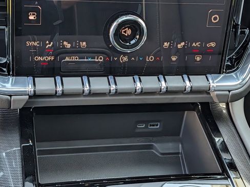 New 2026 GMC Yukon Elevation w/ Elevation Premium Package AWD/4WD image 15