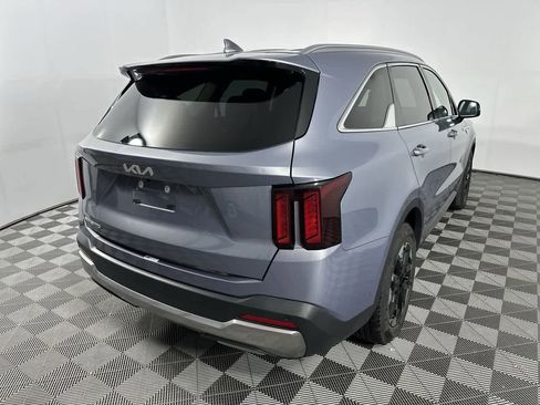 Used 2024 Kia Sorento S image 14