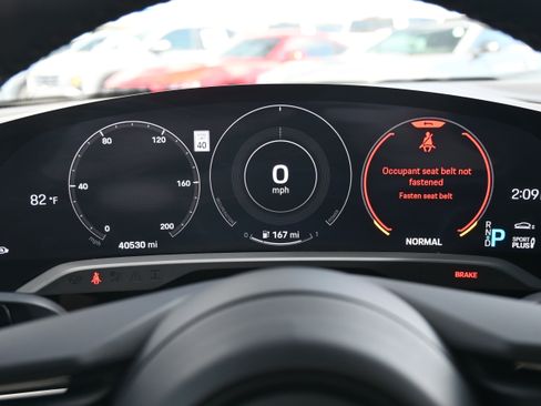 Used 2022 Porsche Taycan RWD image 18