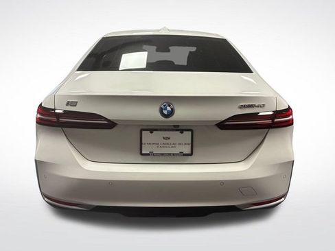 Used 2026 BMW i5 eDrive40 w/ Premium Package RWD image 4