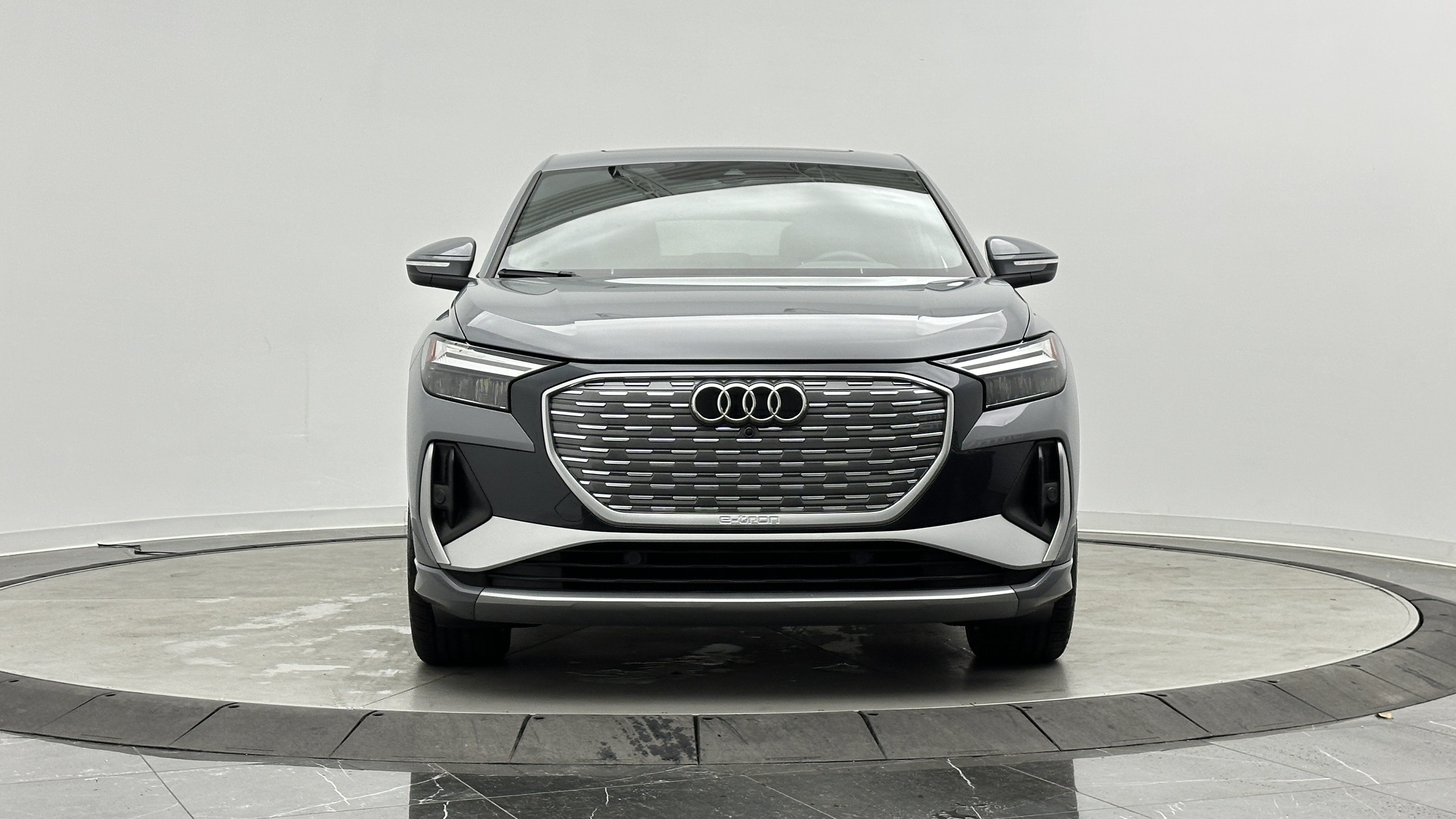 Used 2025 Audi Q4 e-tron Premium Plus AWD/4WD image 2