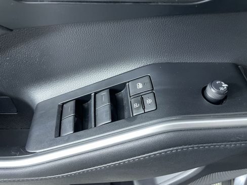 Used 2023 Toyota Highlander XSE image 23