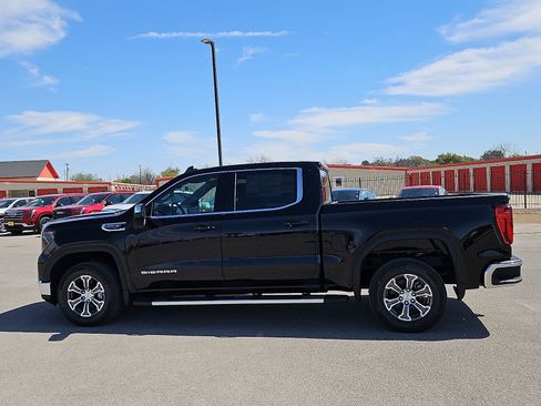 New 2026 GMC Sierra 1500 SLE image 2