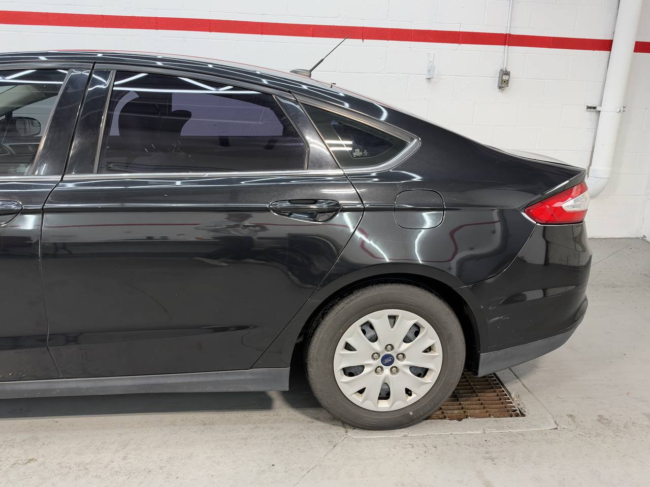 Used 2014 Ford Fusion S FWD image 4