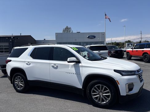 Used 2023 Chevrolet Traverse LT AWD/4WD image 2