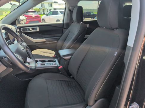 Used 2020 Ford Explorer XLT AWD/4WD image 13