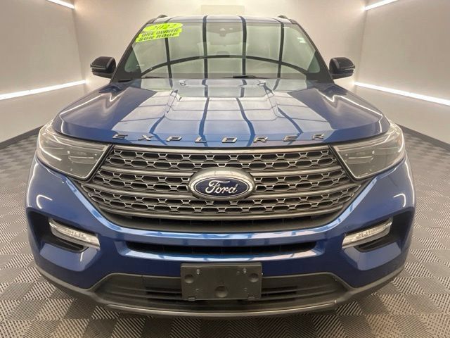 Used 2022 Ford Explorer XLT w/ Equipment Group 202A AWD/4WD image 2