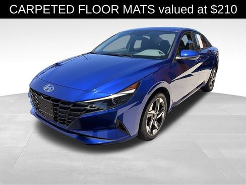 Used 2023 Hyundai Elantra SEL w/ Convenience Package FWD image 3