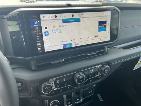 New 2025 Jeep Wrangler Rubicon image 33