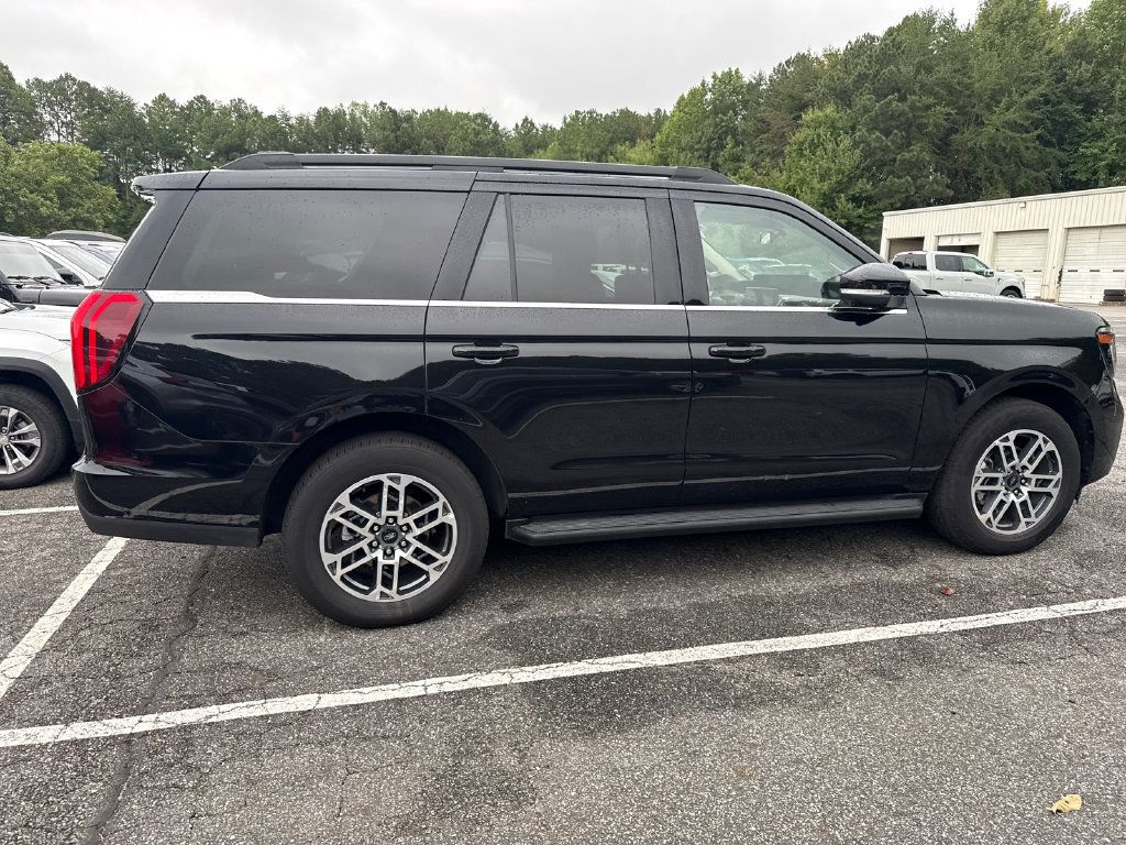 Used 2025 Ford Expedition Active AWD/4WD image 20