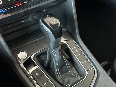 Used 2024 Volkswagen Tiguan SE image 22