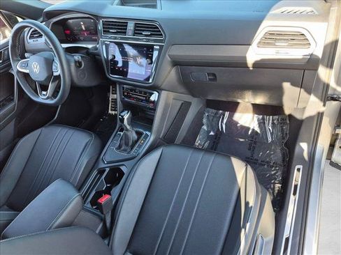 Used 2023 Volkswagen Tiguan SE R-Line FWD image 20