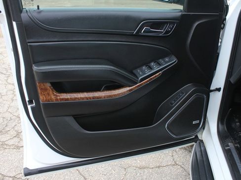 Used 2016 Chevrolet Suburban LTZ image 29