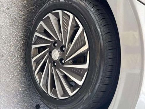 Used 2023 Hyundai Sonata SEL image 14