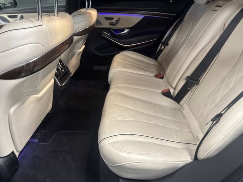 Used 2015 Mercedes-Benz S 550 Sedan w/ Sport Package w/ Sport Package image 20