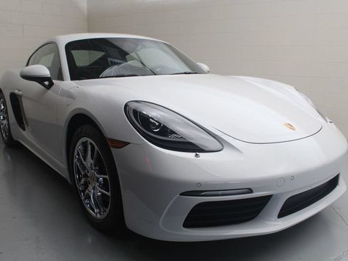 Used 2022 Porsche 718 Cayman RWD image 11