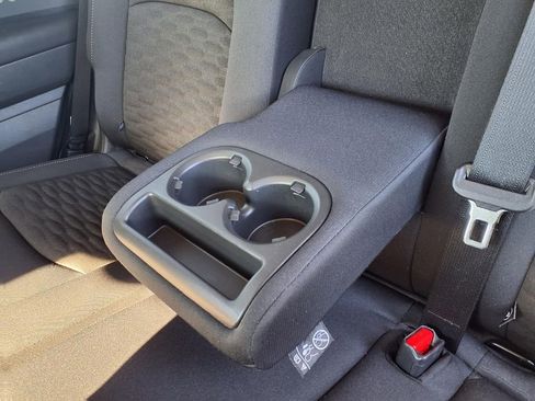 Certified 2025 Nissan Pathfinder SV image 25