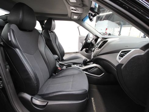 Used 2015 Hyundai Veloster w/ Option Group 02 FWD image 28