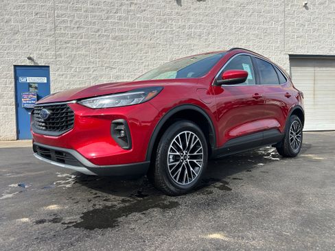 New 2025 Ford Escape SE image 3