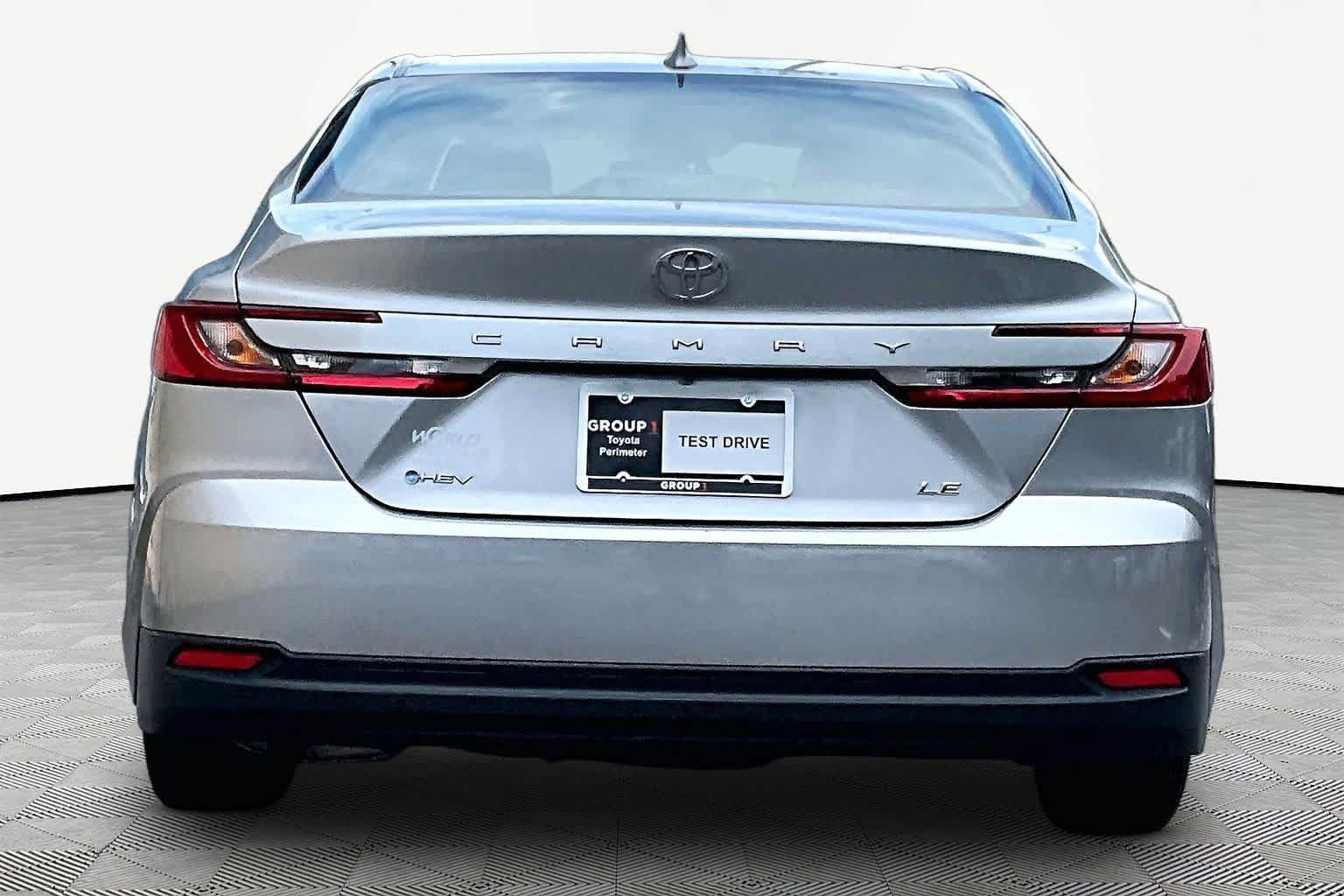 Used 2025 Toyota Camry LE FWD image 5