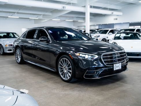 Used 2023 Mercedes-Benz S 580e 4MATIC Sedan w/ AMG Line image 30