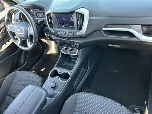 Used 2022 GMC Terrain SLE FWD image 29