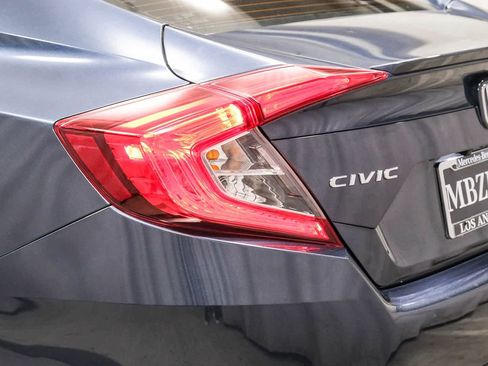 Used 2019 Honda Civic EX image 7