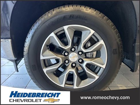 Used 2024 Chevrolet Silverado 1500 LT AWD/4WD image 7