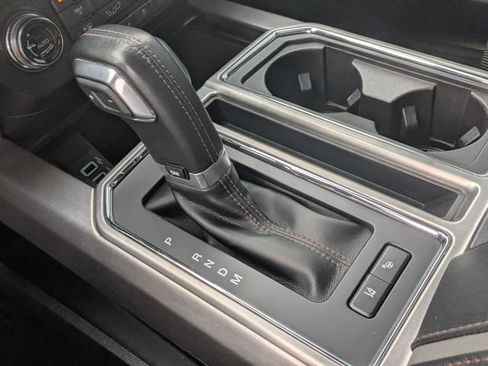 Certified 2018 Ford F150 Platinum w/ Equipment Group 701A Luxury image 20