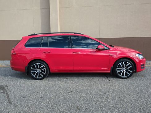 Used 2016 Volkswagen Golf Limited Edition image 3