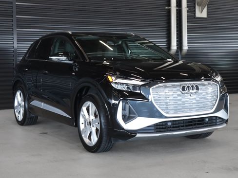 Used 2023 Audi Q4 e-tron Premium Plus w/ Premium Plus AWD/4WD image 11